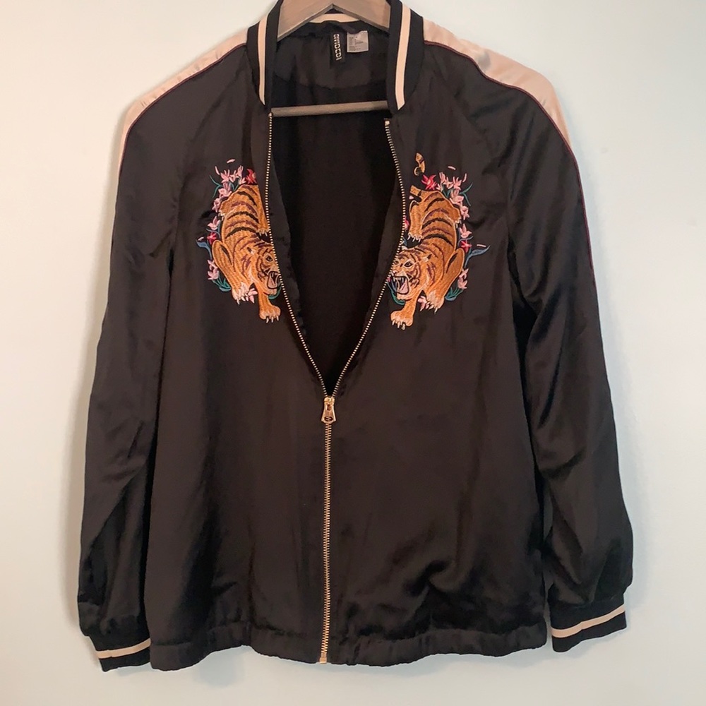 Divided Fully Lined Baseball Style Jacket With Em… - image 6